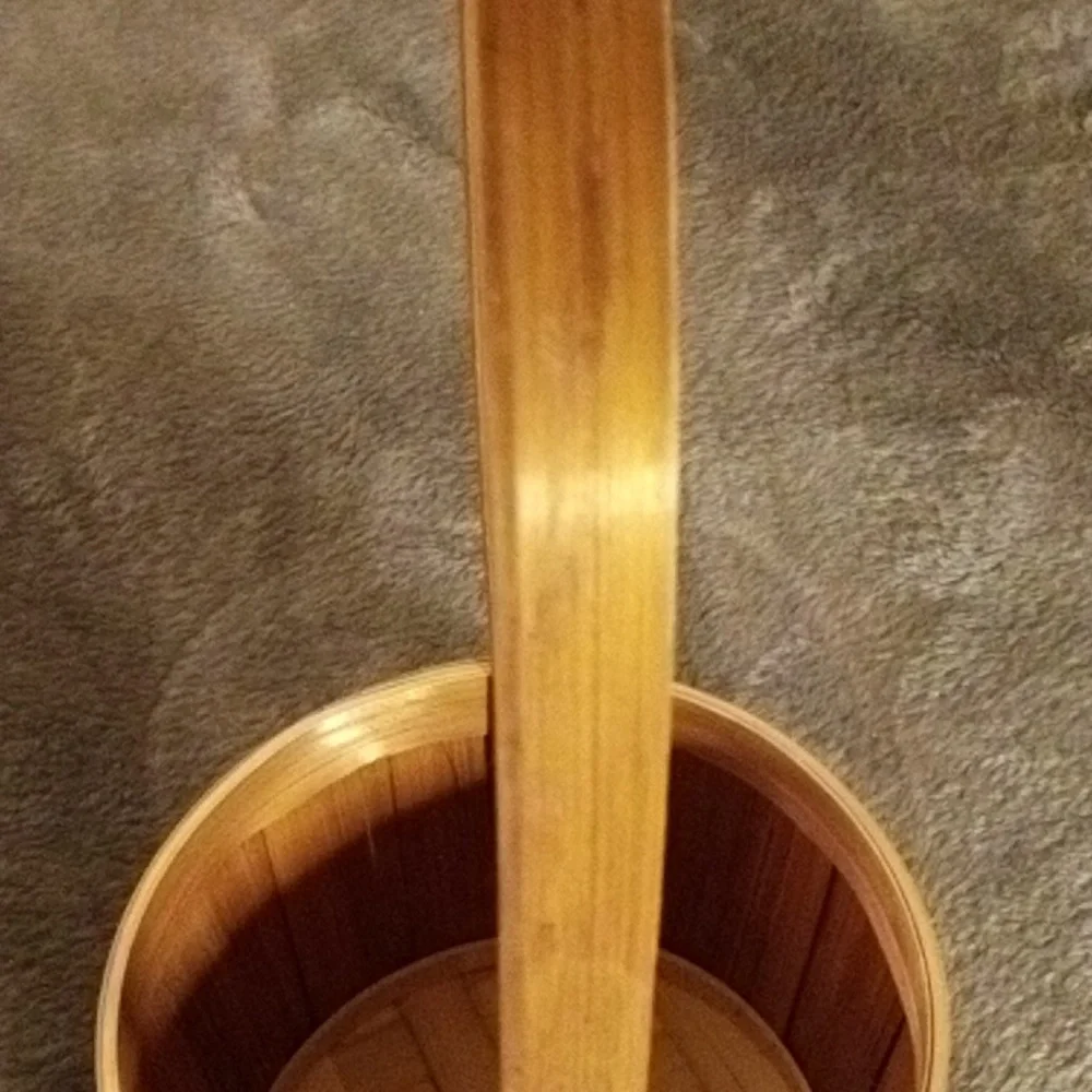 SMALL BASKET WITH HANDLE